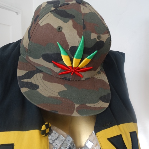 *New w/o Tags* - 420 Flat Cap with Snapback - Picture 5 of 8